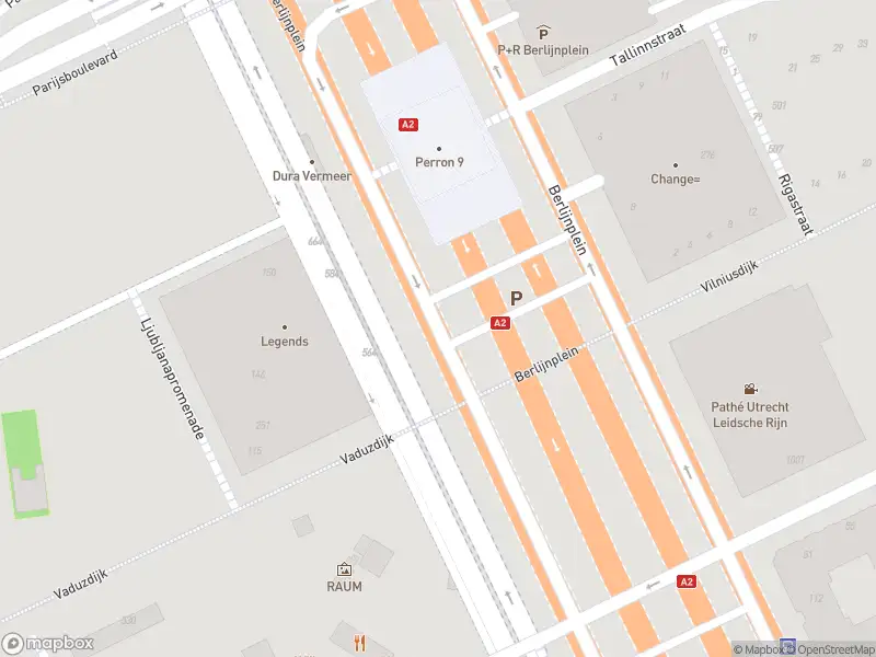 Brandweer met grote spoed naar de Berlijnplein in Utrecht vanwege gebouwbrand