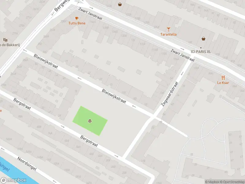 Ambulance met grote spoed naar de Bleiswijkstraat in Rotterdam