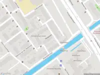 Ambulance met grote spoed naar de Weegplaats in Delft