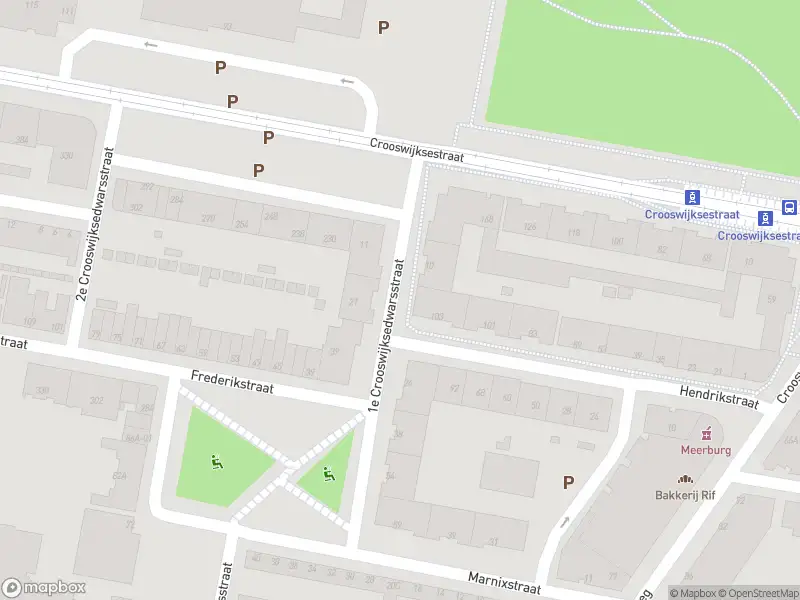 Ambulance met grote spoed naar de 1e Crooswijksedwarsstraat in Rotterdam