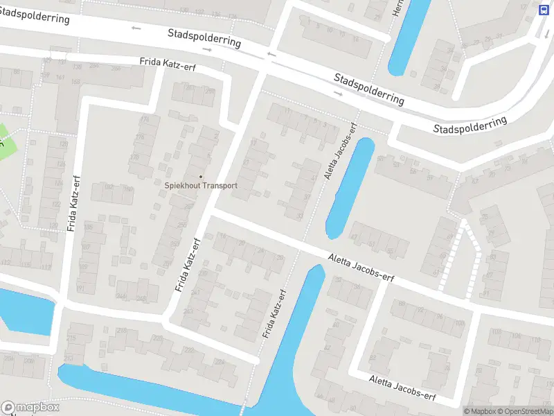 Ambulance met gepaste spoed naar de Aletta Jacobs-erf in Dordrecht