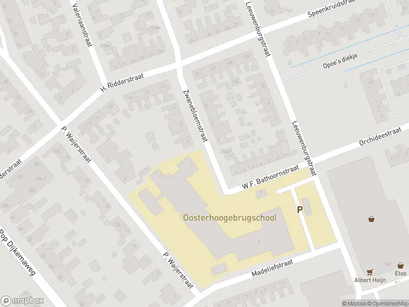 Brandweer met grote spoed naar de Zwanebloemstraat in Groningen vanwege afhijsen patient