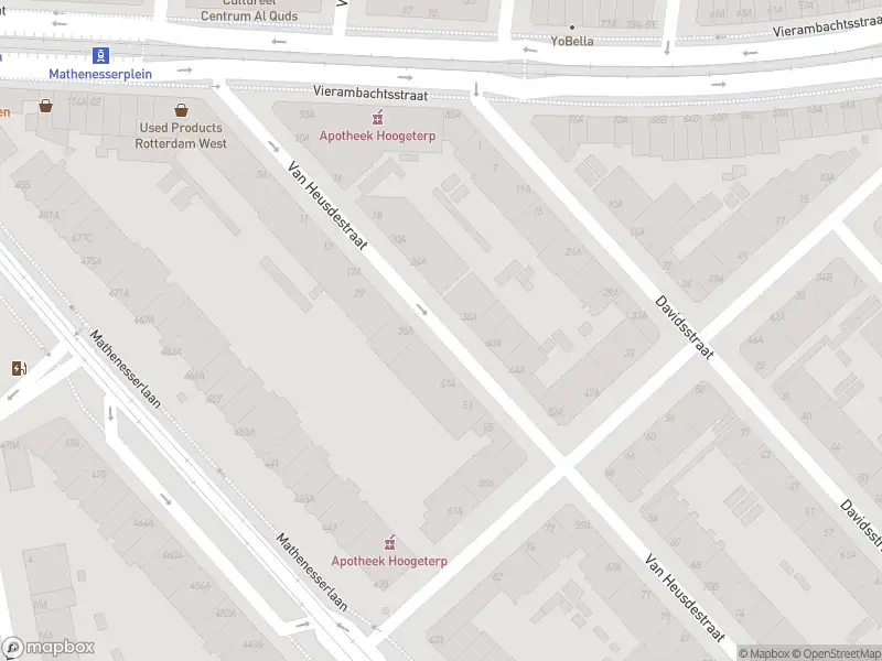 Ambulance met grote spoed naar de Aelbrechtskade in Rotterdam