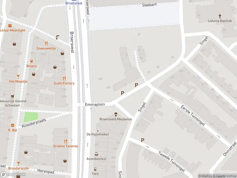 Ambulance met grote spoed naar de Emmaplein in Schiedam