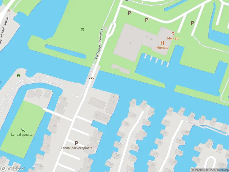 Ambulance met grote spoed naar de Verlengde Breevaart in Reeuwijk