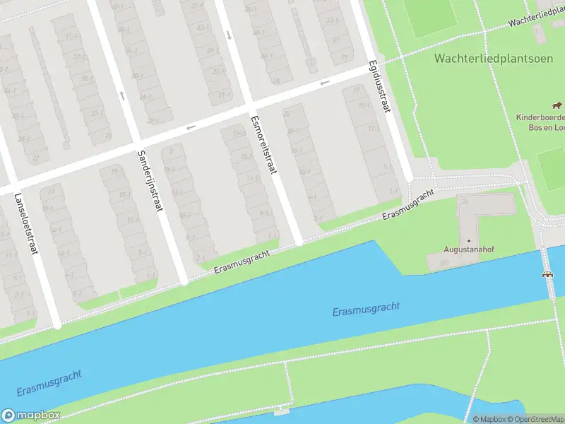 Ambulance met grote spoed naar de Sanderijnstraat in Amsterdam