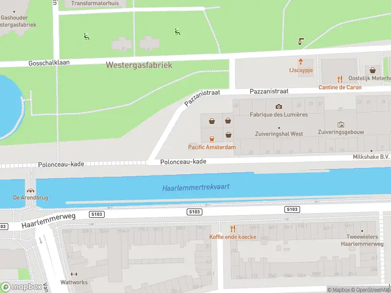 Ambulance met grote spoed naar de Polonceau-kade in Amsterdam