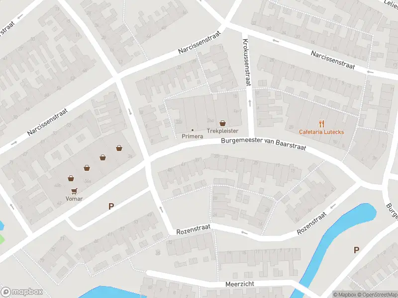 Ambulance met grote spoed naar de Narcissenstraat in Volendam