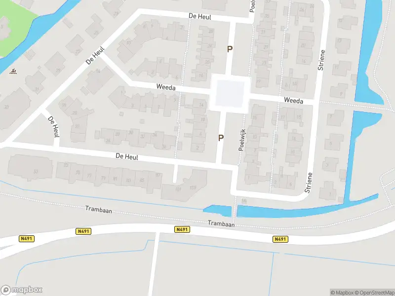 Ambulance met grote spoed naar de Poelwijk in Maasdam
