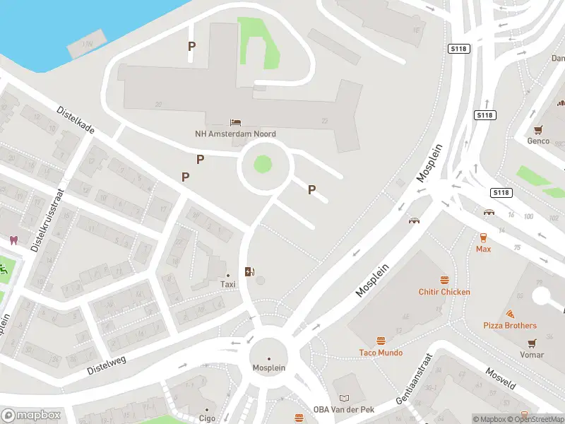 Ambulance met grote spoed naar de Latherusstraat in Amsterdam