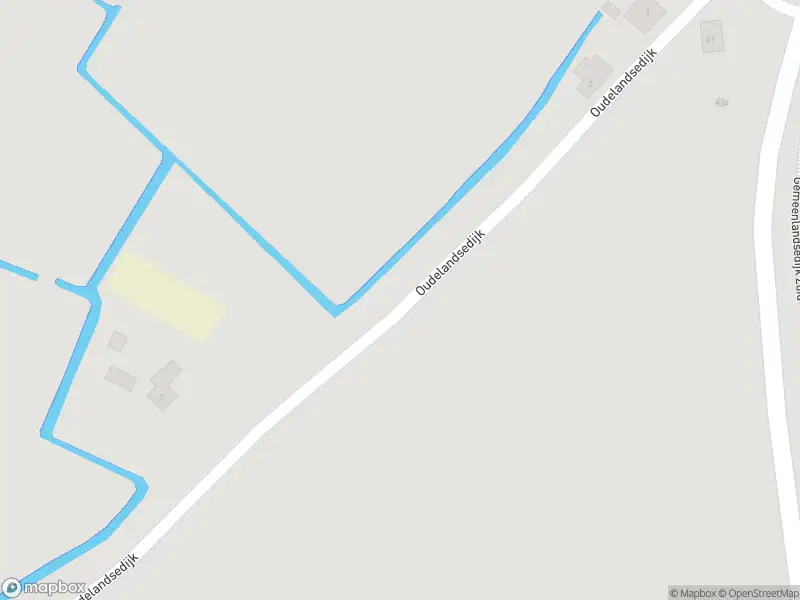 Ambulance met grote spoed naar de Oudelandsedijk in Abbenbroek