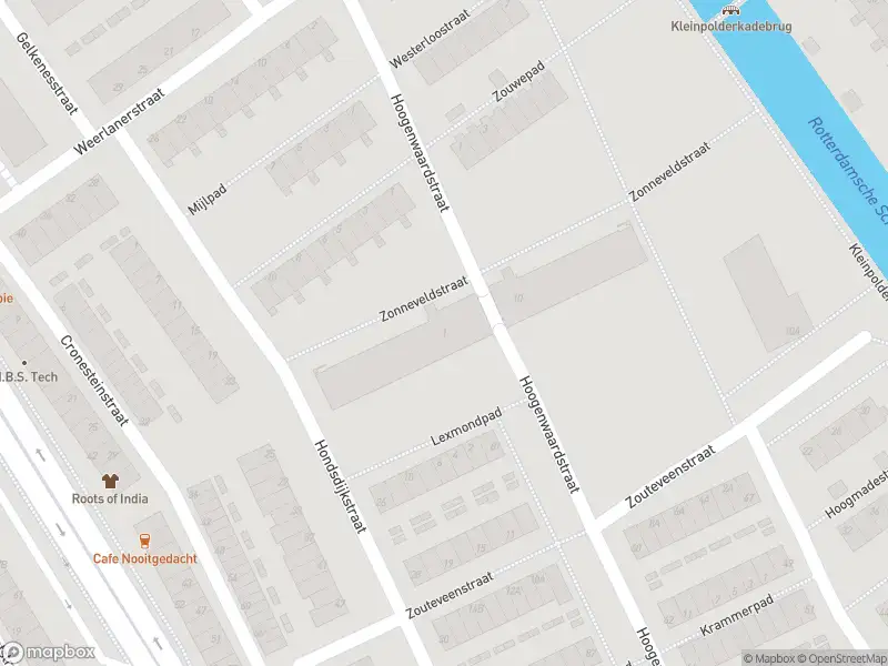 Ambulance met grote spoed naar de Hoogenwaardstraat in Rotterdam