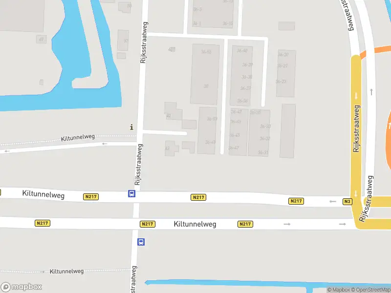 Ambulance met gepaste spoed naar de Rijksstraatweg in Dordrecht