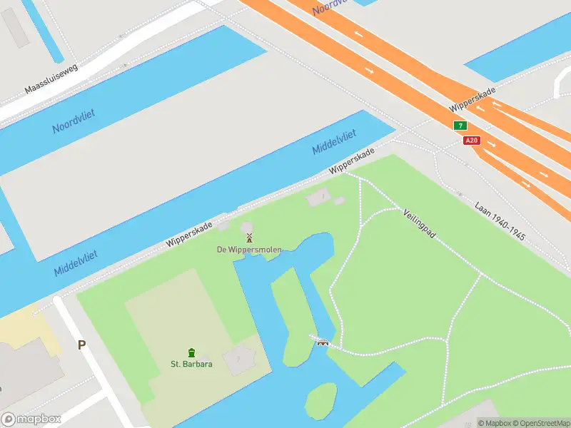 Ambulance met grote spoed naar de Wipperskade in Maassluis