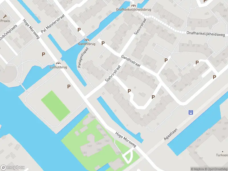 Ambulance met gepaste spoed naar de Camilo Torresplein in Leiden