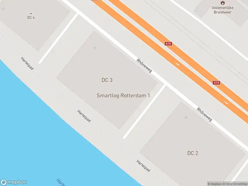 Ambulance met gepaste spoed naar de Rhôneweg in Europoort Rotterdam