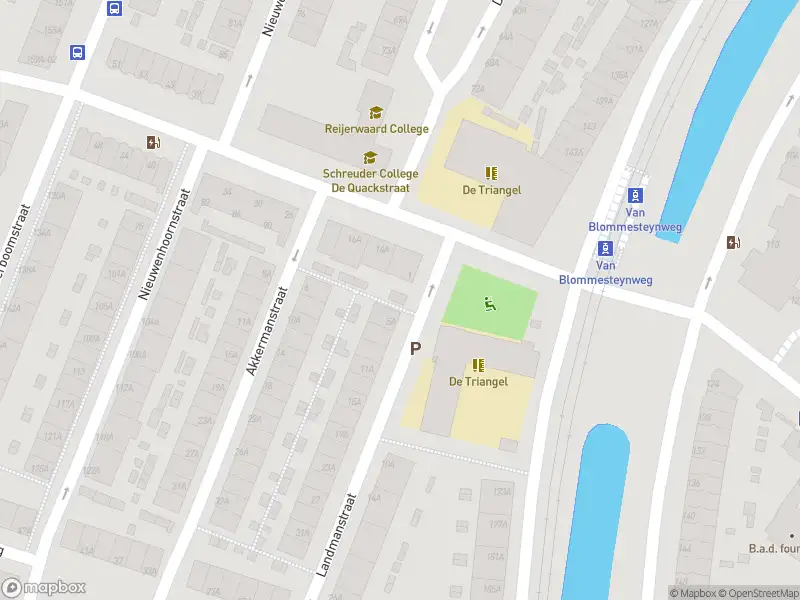 Ambulance met grote spoed naar de Landmanstraat in Rotterdam