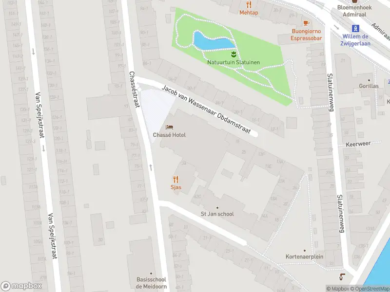 Ambulance met grote spoed naar de Jacob van Wassenaar Obdamstraat in Amsterdam