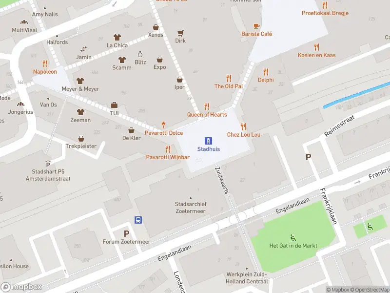 Ambulance met grote spoed naar de Stadhuisplein in Zoetermeer