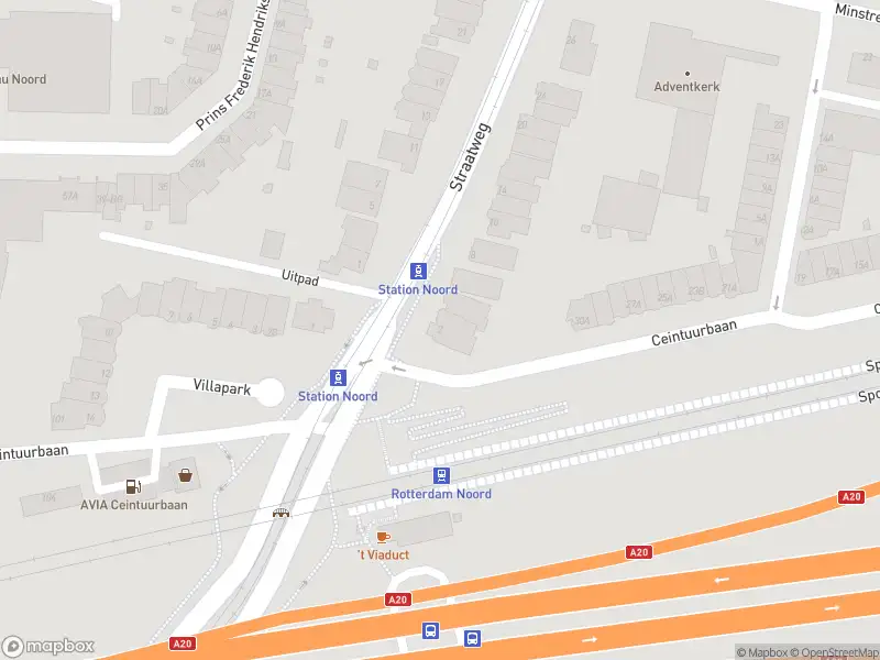 Ambulance met gepaste spoed naar de Straatweg in Rotterdam