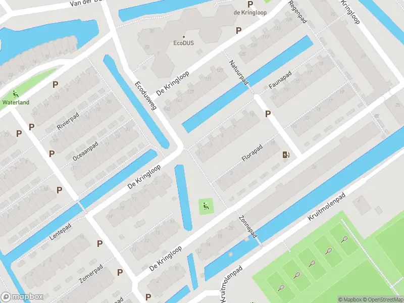 Ambulance met grote spoed naar de Faunapad in Delft