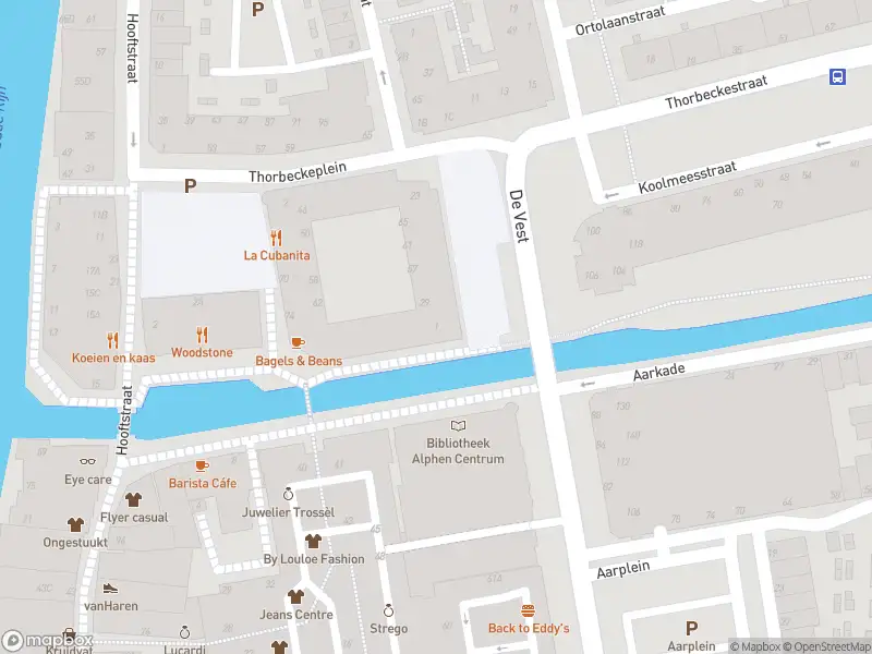 Ambulance met grote spoed naar de De Vest in Alphen aan den Rijn