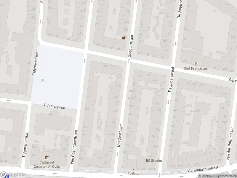 Ambulance met gepaste spoed naar de Doedesstraat in Rotterdam