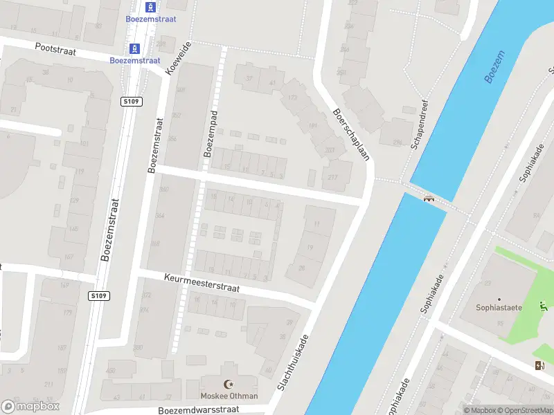 Ambulance met grote spoed naar de Vleeshouwerstraat in Rotterdam