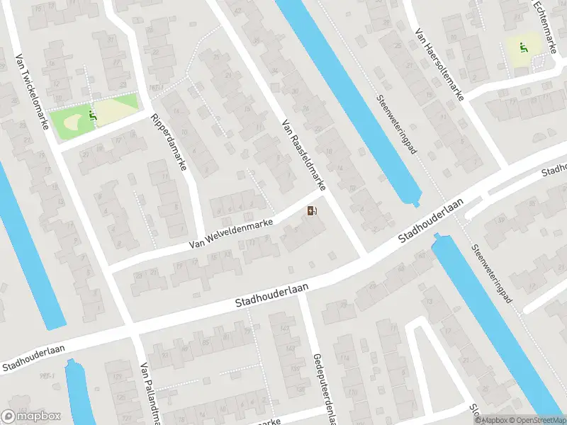 Brandweer met grote spoed naar de Van Welveldenmarke in Zwolle vanwege voertuigbrand