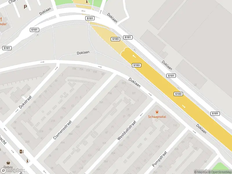 Ambulance met gepaste spoed naar de Clemensstraat in Rotterdam