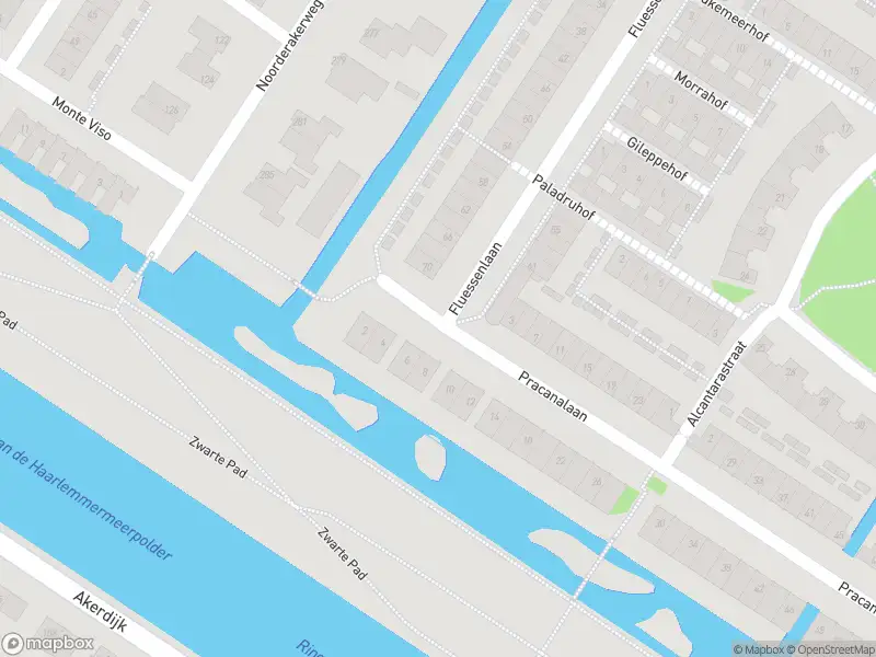 Ambulance met grote spoed naar de Pracanalaan in Amsterdam