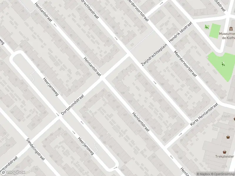 Ambulance met grote spoed naar de Heinlantstraat in Rotterdam