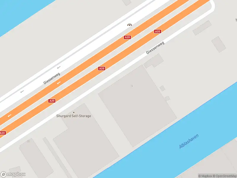 Ambulance met gepaste spoed naar de Giessenweg in Rotterdam
