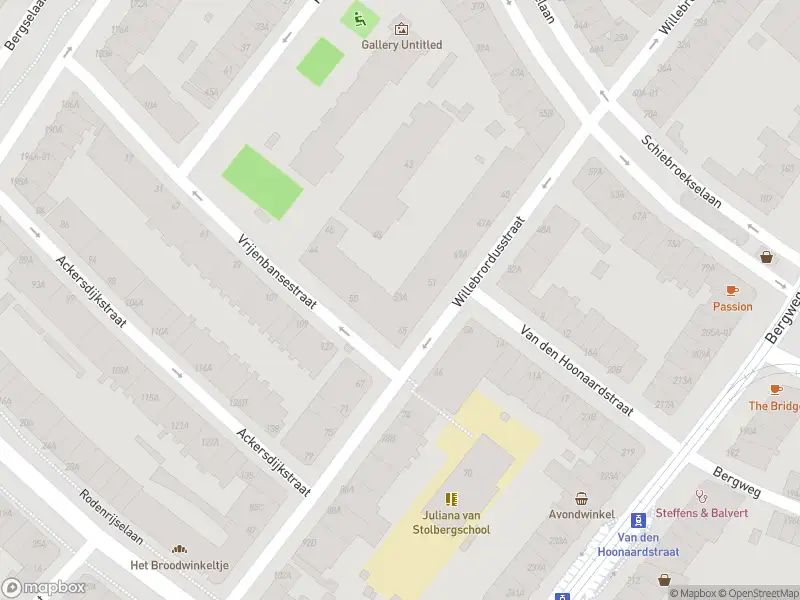 Ambulance met gepaste spoed naar de Willebrordusstraat in Rotterdam