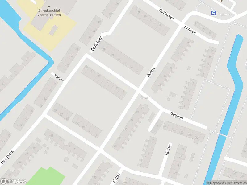 Ambulance met grote spoed naar de Korvet in Brielle