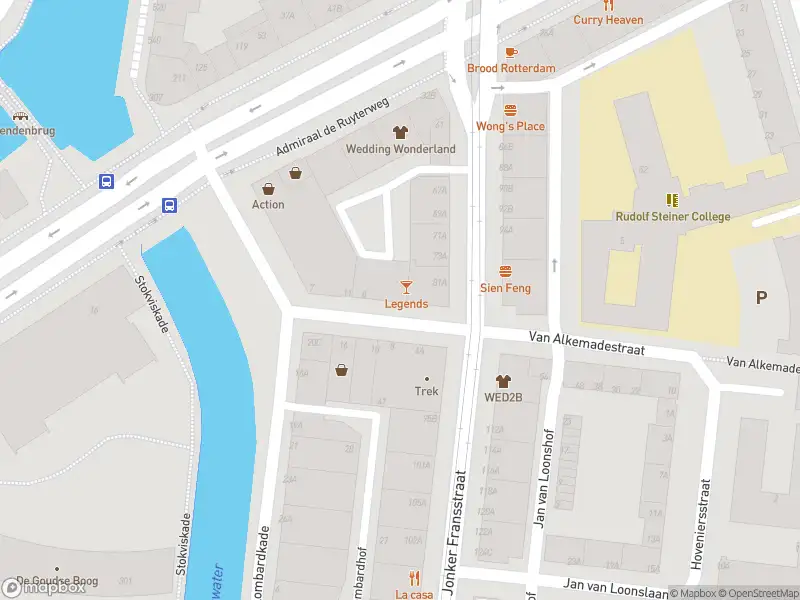 Ambulance met grote spoed naar de Kortebrantstraat in Rotterdam