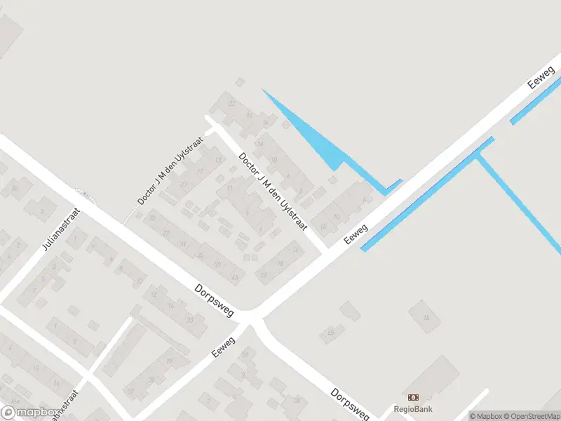 Ambulance met grote spoed naar de Dr. J M den Uylstraat in Oudenhoorn
