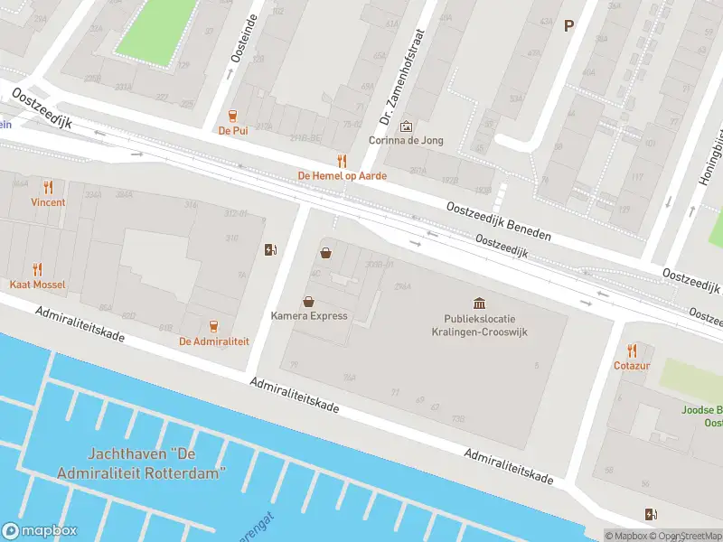 Ambulance met gepaste spoed naar de Oostzeedijk in Rotterdam