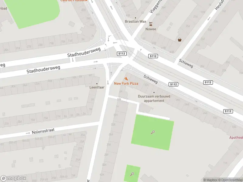 Ambulance met gepaste spoed naar de Schepenstraat in Rotterdam