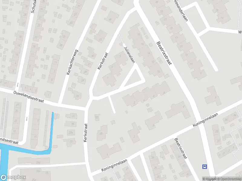 Ambulance met gepaste spoed naar de Julianalaan in Poortugaal