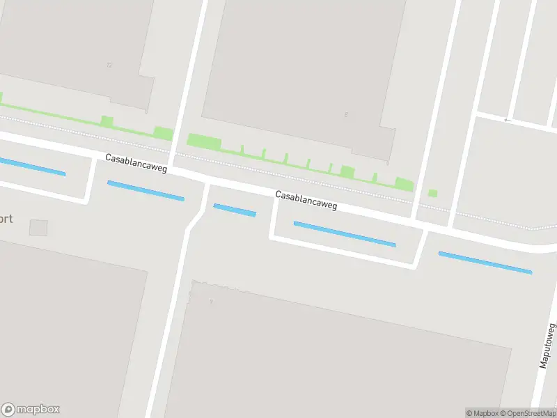 Ambulance met grote spoed naar de Casablancaweg in Amsterdam