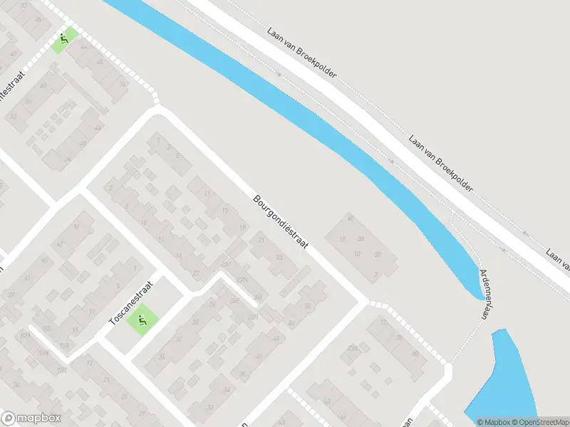 Ambulance met gepaste spoed naar de Bourgondiëstraat in Heemskerk