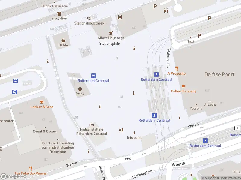 Ambulance met grote spoed naar de Stationsplein in Rotterdam