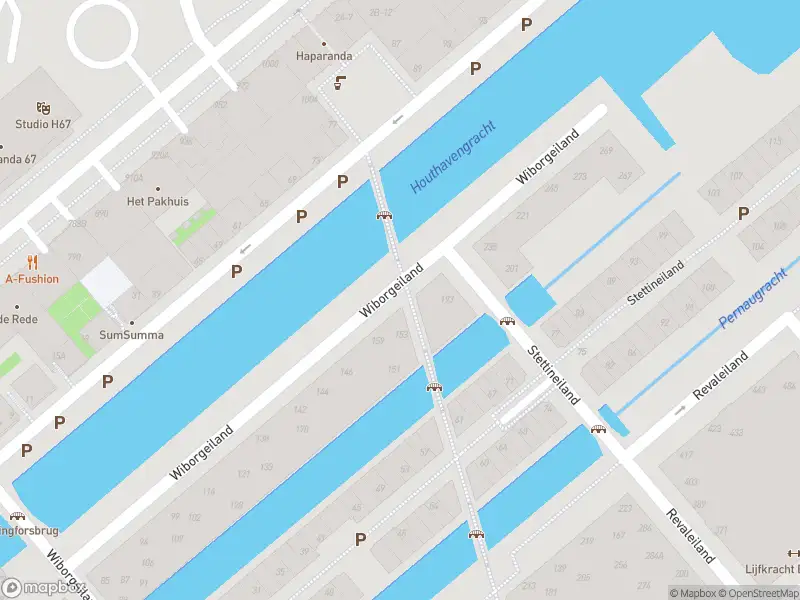 Ambulance met grote spoed naar de Stavangerweg in Amsterdam