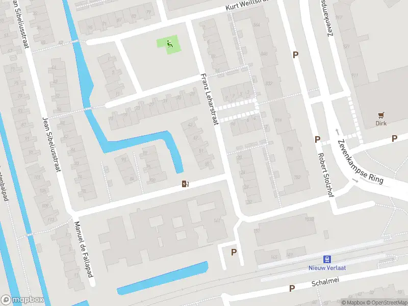 Ambulance met grote spoed naar de Franz Leharstraat in Rotterdam