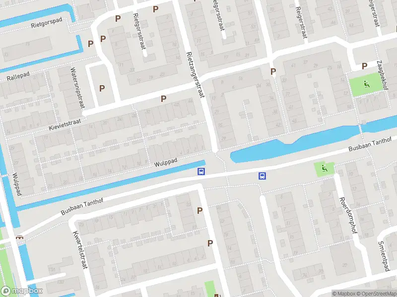 Ambulance met grote spoed naar de Wulppad in Delft
