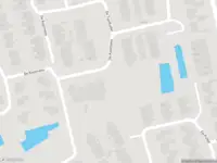 Brandweer met grote spoed naar de De Kievit in Vriezenveen vanwege een buitenbrand