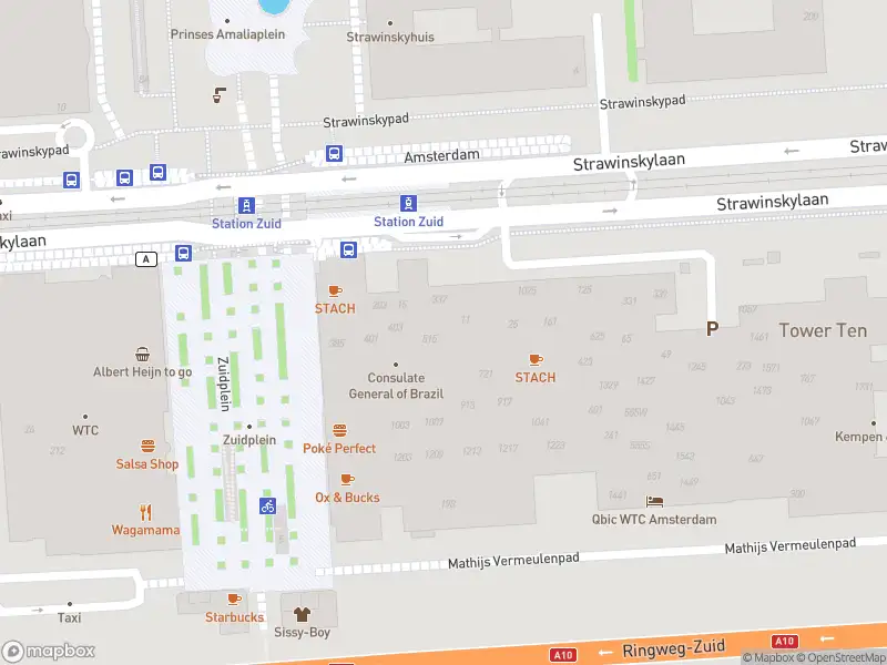 Ambulance met gepaste spoed naar de Strawinskylaan in Amsterdam