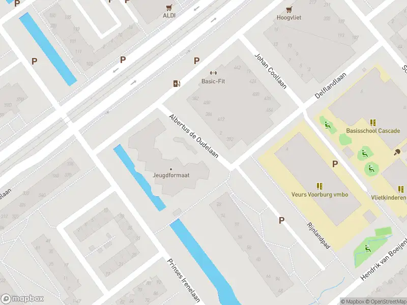 Ambulance met grote spoed naar de Albertus de Oudelaan in Voorburg