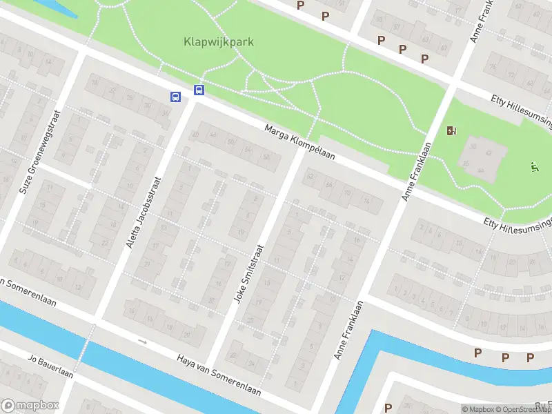 Brandweer met gepaste spoed naar de Joke Smitstraat in Pijnacker